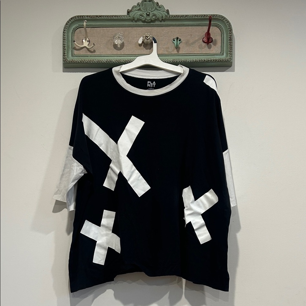 Vintage Planet oversized Black and White X Graphic T-Shirt short sleeve one size